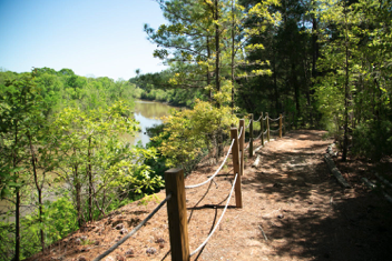 Plymouth Bluff Center trail along the river